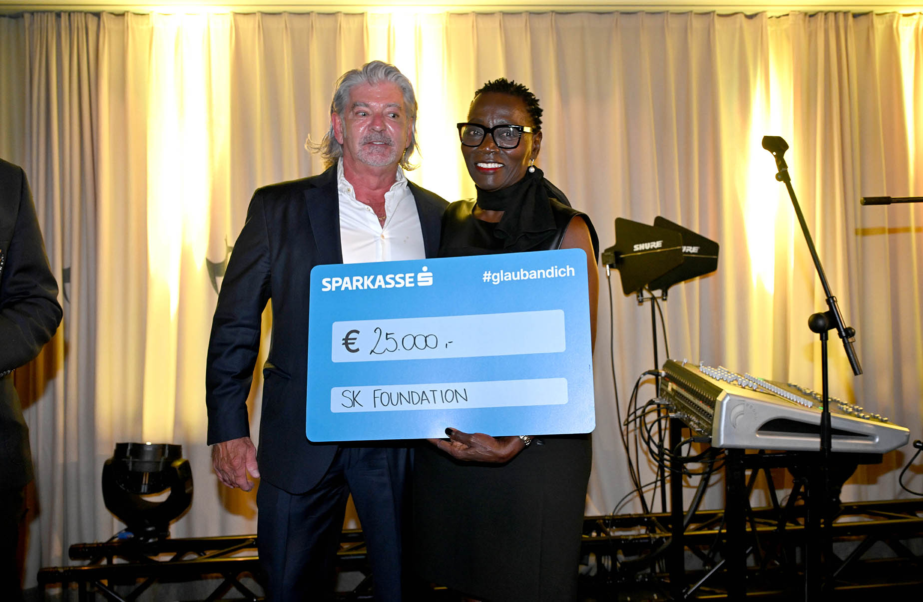 Ralf Berweiler, Dr. Auma Obama (Sauti Kuu Foundation)