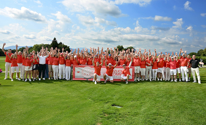 Gute Laune beim Golfen für den guten Zweck