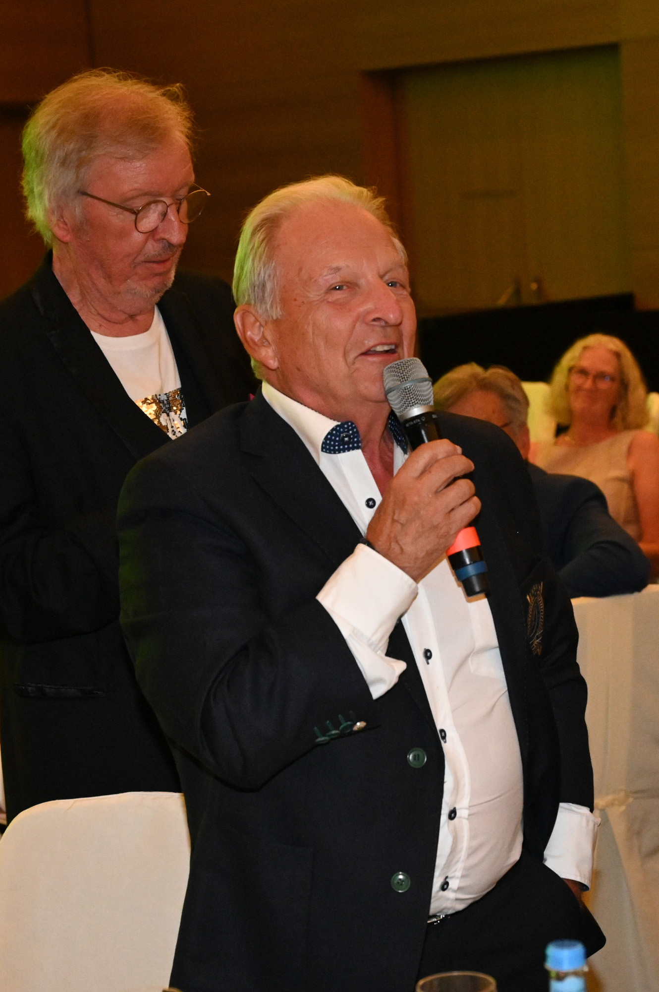 Dr. Rainer Bach